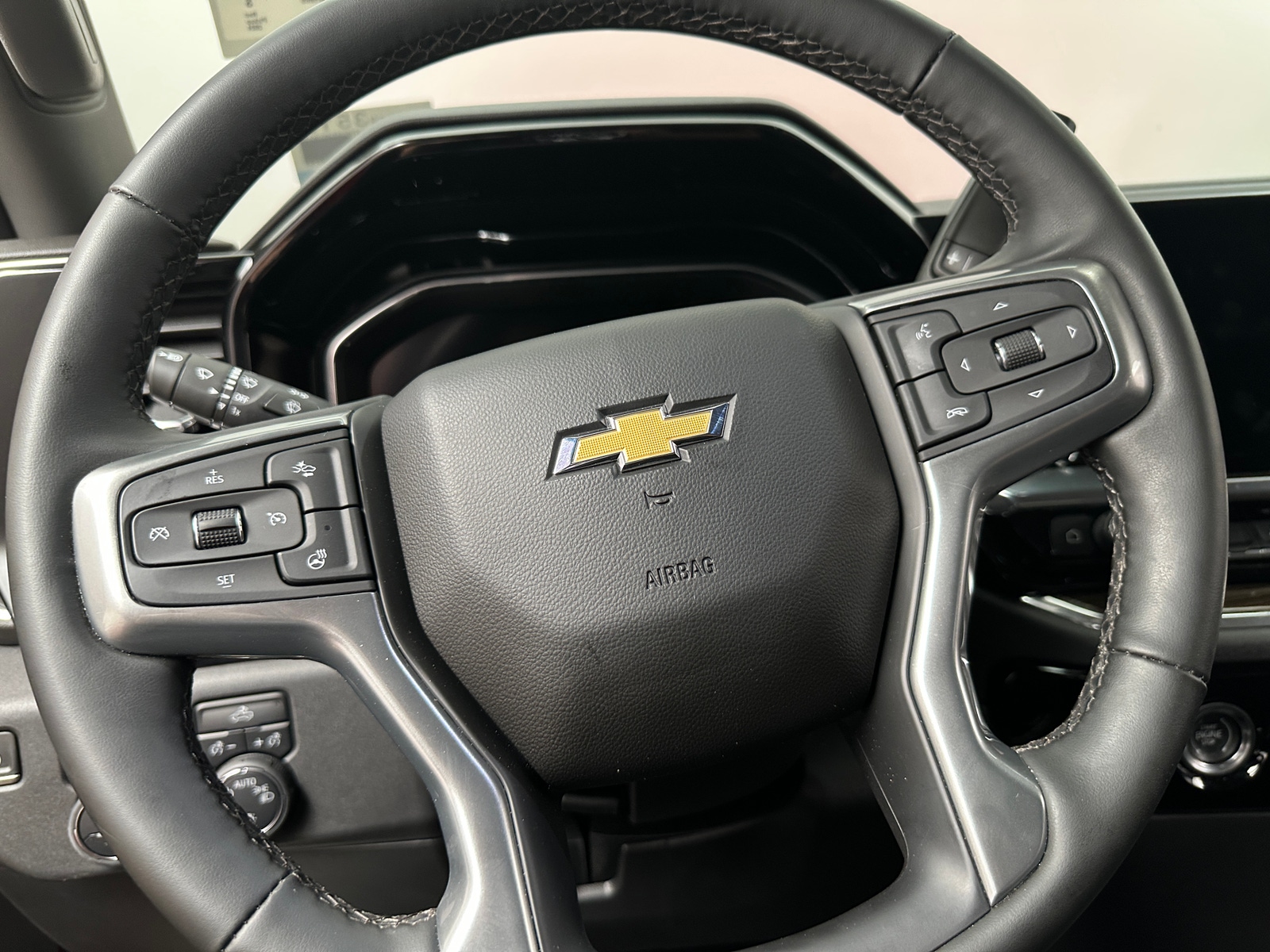 Thumbnail: 2024 Chevrolet Silverado 1500 - 5