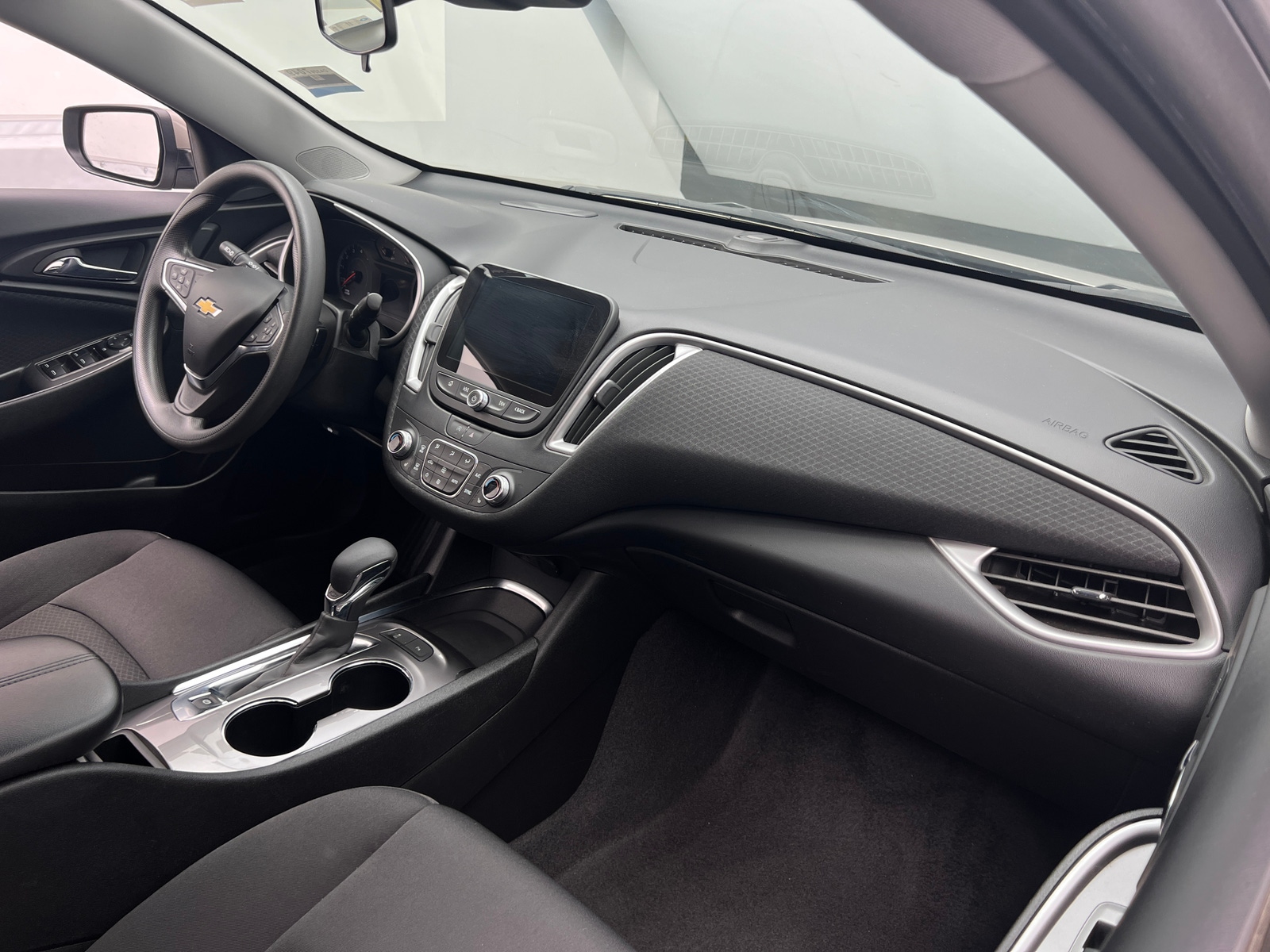 Thumbnail: 2024 Chevrolet Malibu - 3
