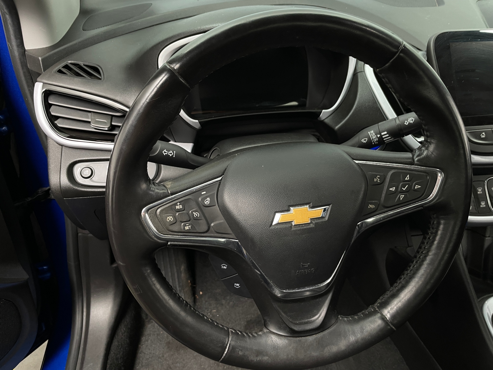 Thumbnail: 2017 Chevrolet Volt - 5