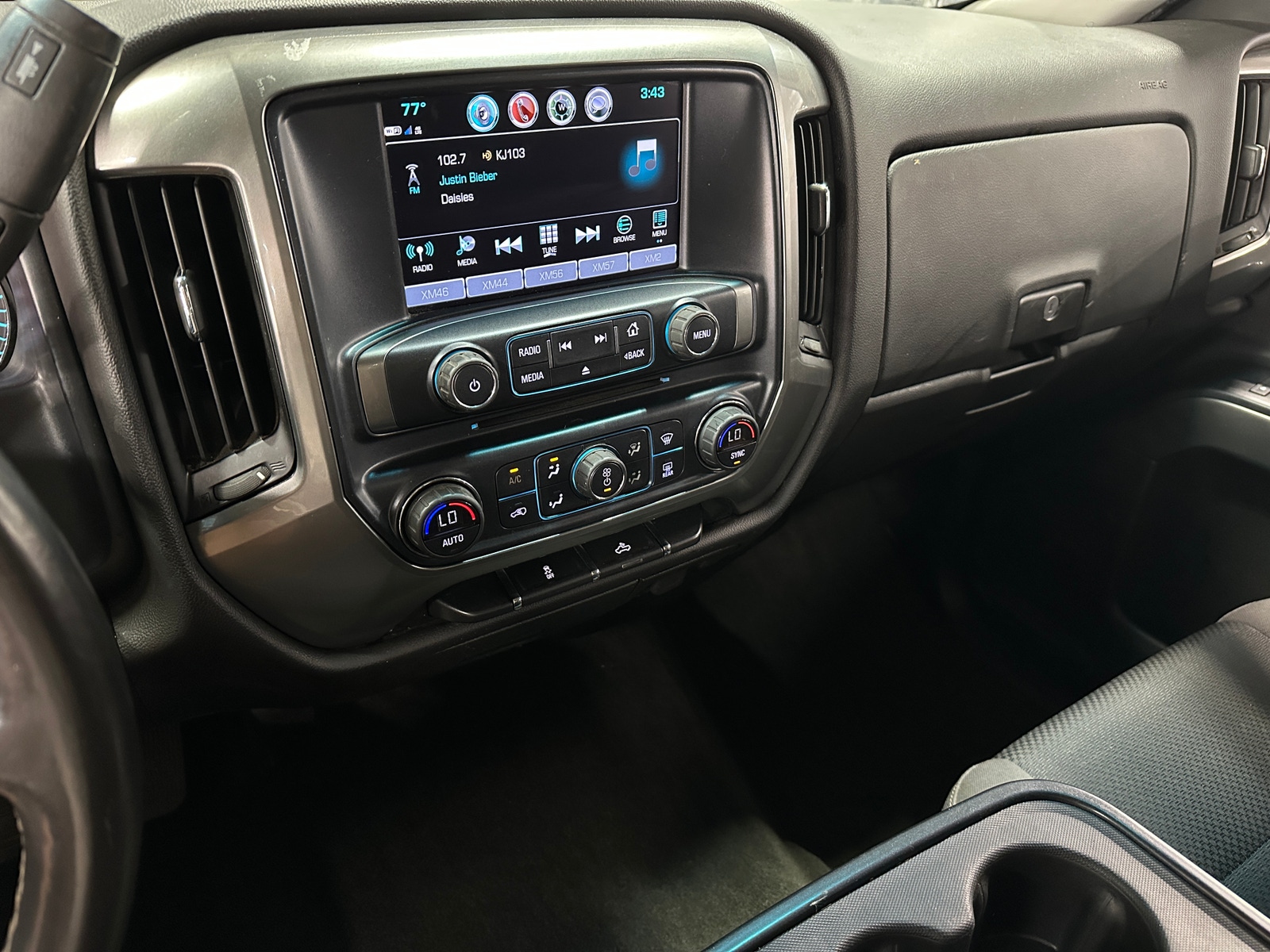 Thumbnail: 2018 Chevrolet Silverado 1500 - 4