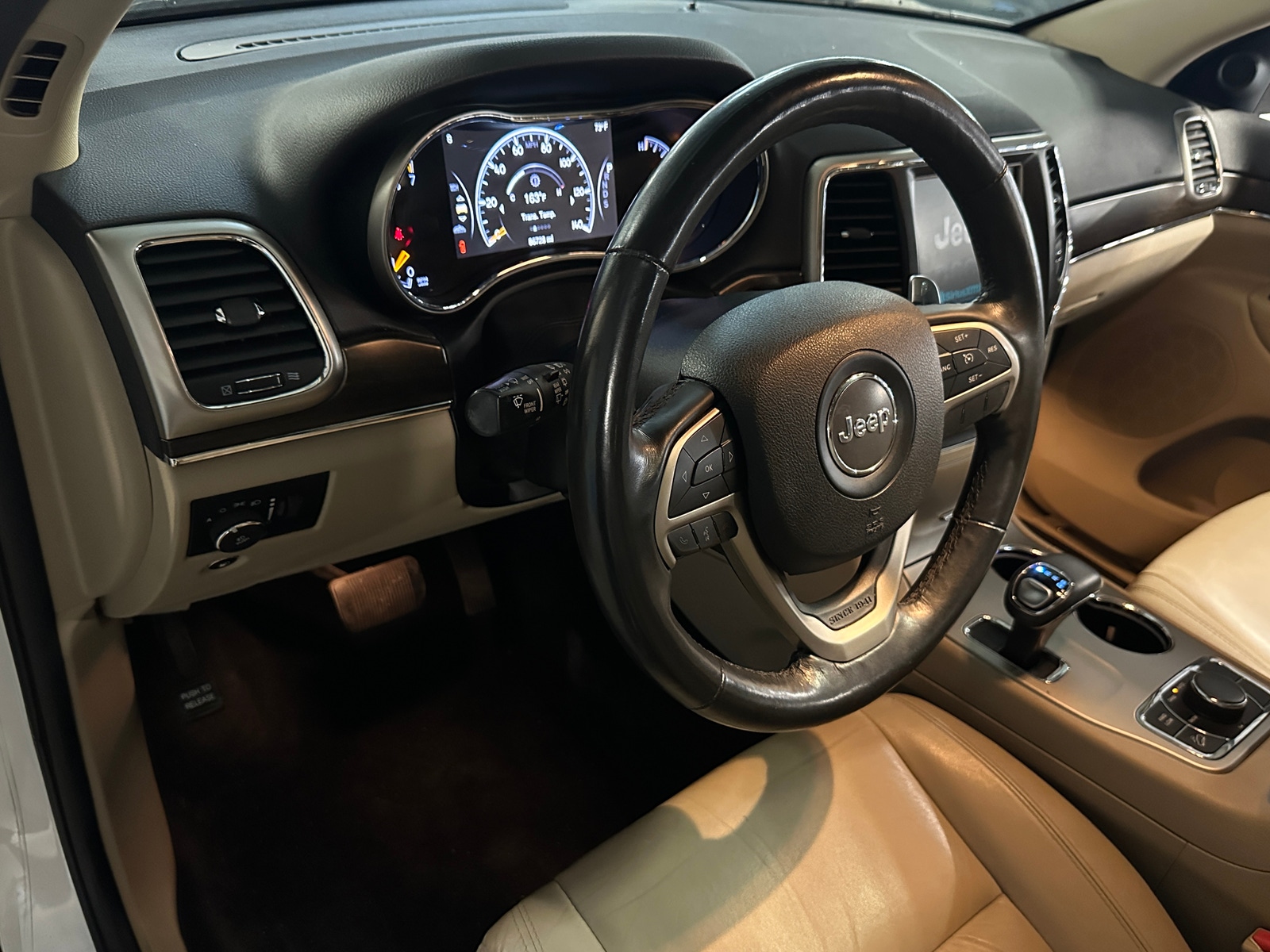 Thumbnail: 2015 Jeep Grand Cherokee - 2
