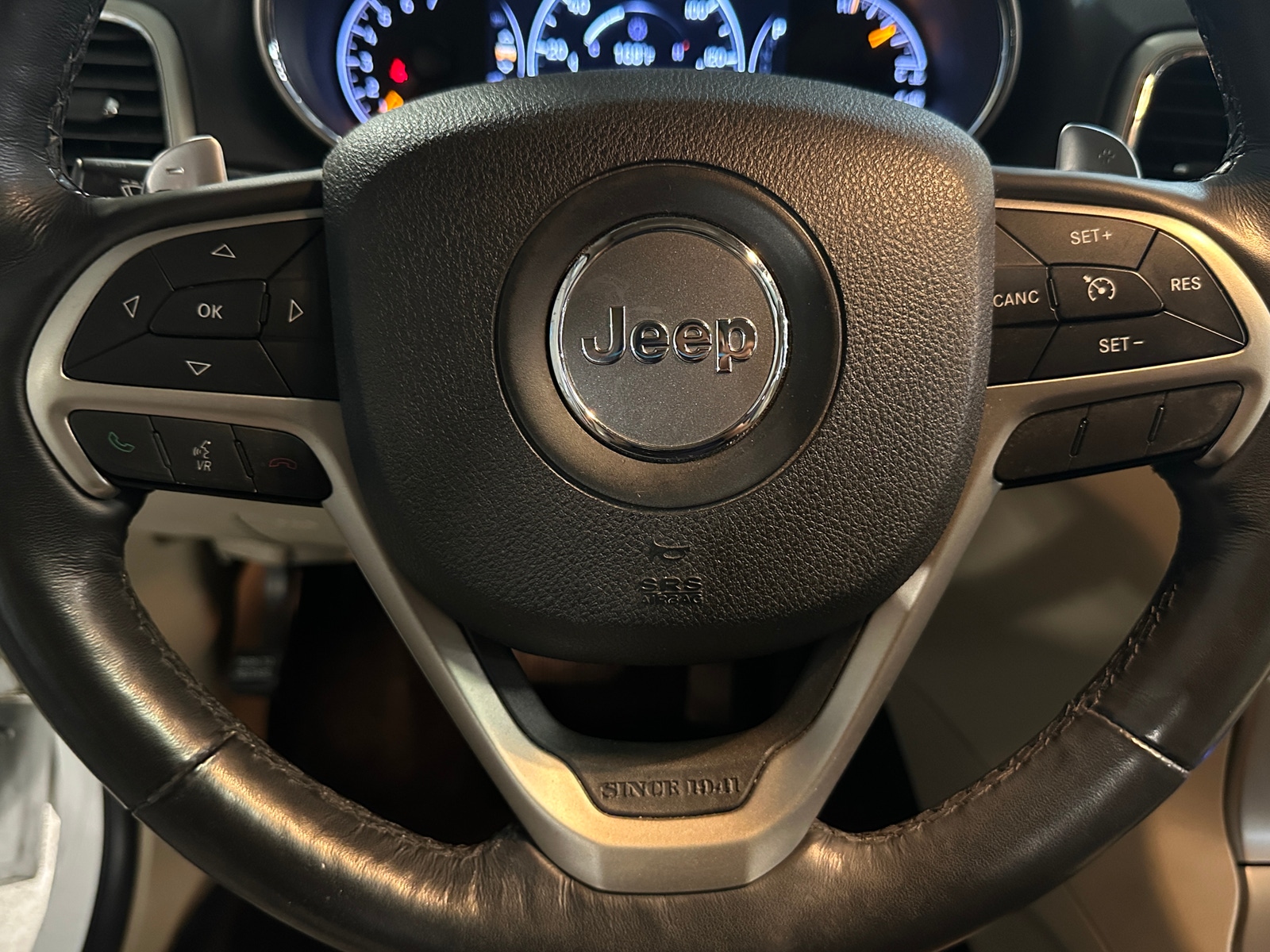 Thumbnail: 2015 Jeep Grand Cherokee - 4