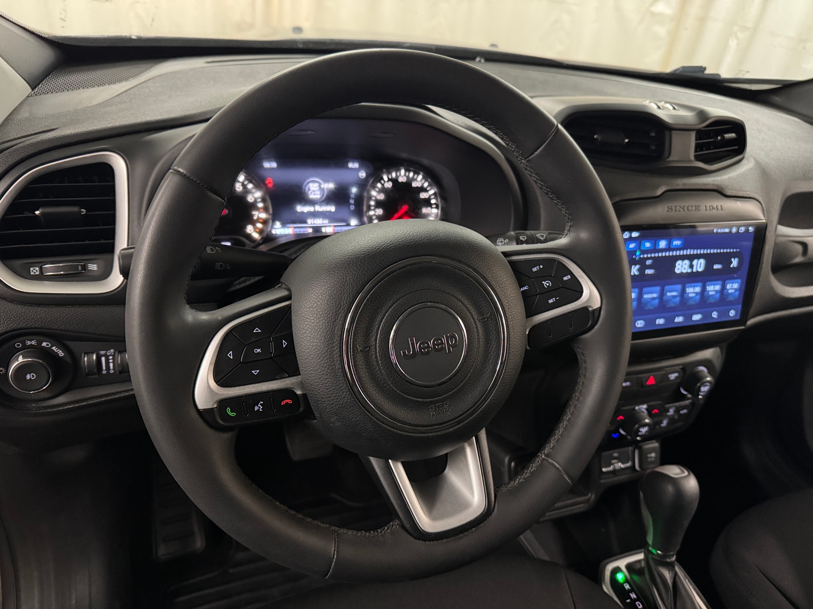 Thumbnail: 2018 Jeep Renegade - 5
