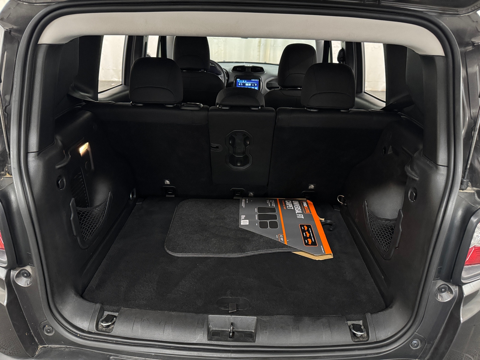 Thumbnail: 2018 Jeep Renegade - 7