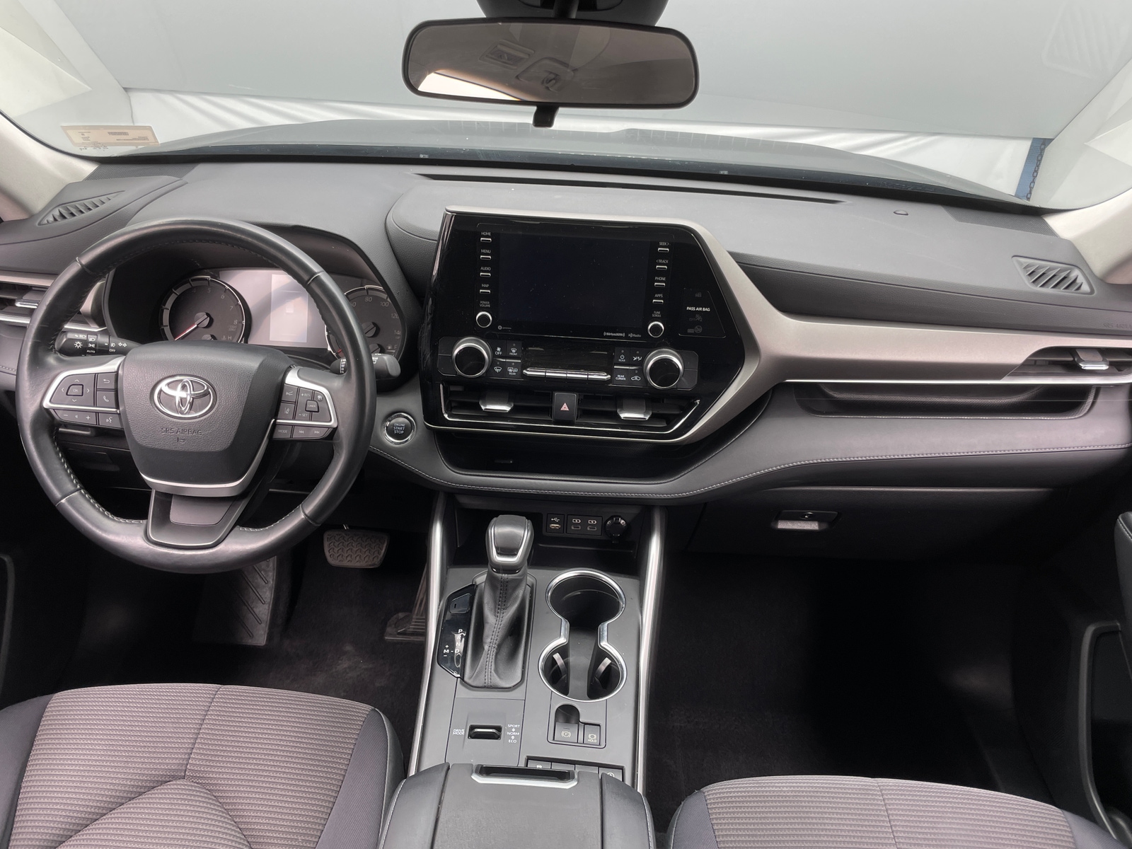 Thumbnail: 2022 Toyota Highlander - 3