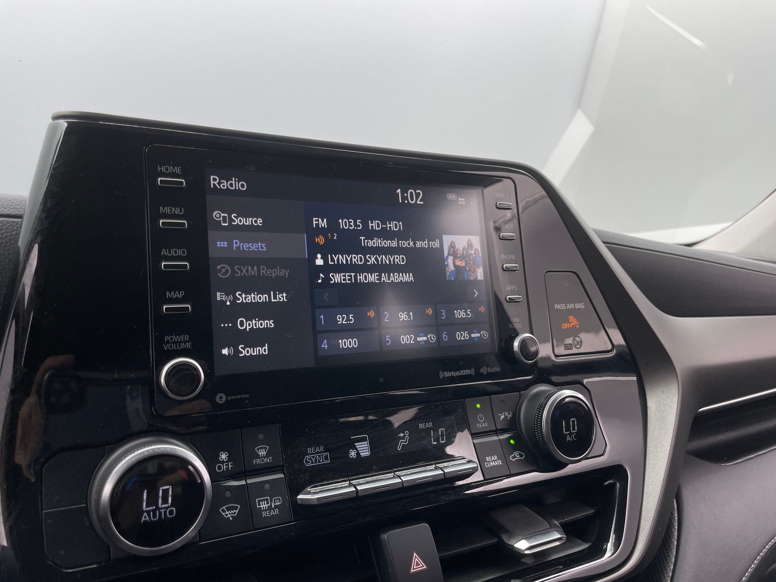Thumbnail: 2022 Toyota Highlander - 4