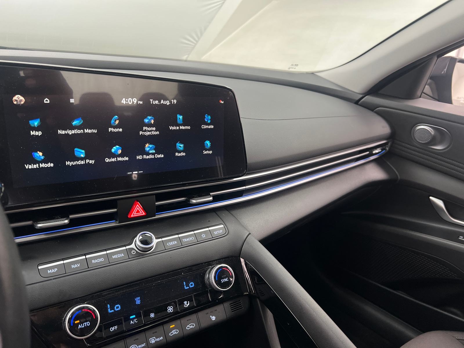 Thumbnail: 2024 Hyundai Elantra - 4