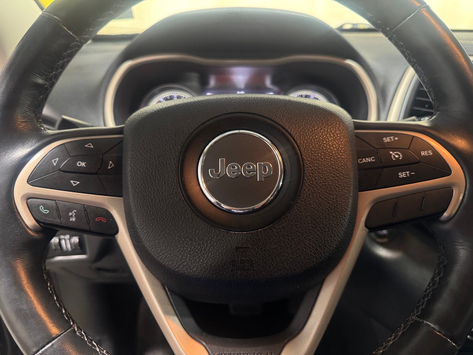 Thumbnail: 2015 Jeep Cherokee - 4