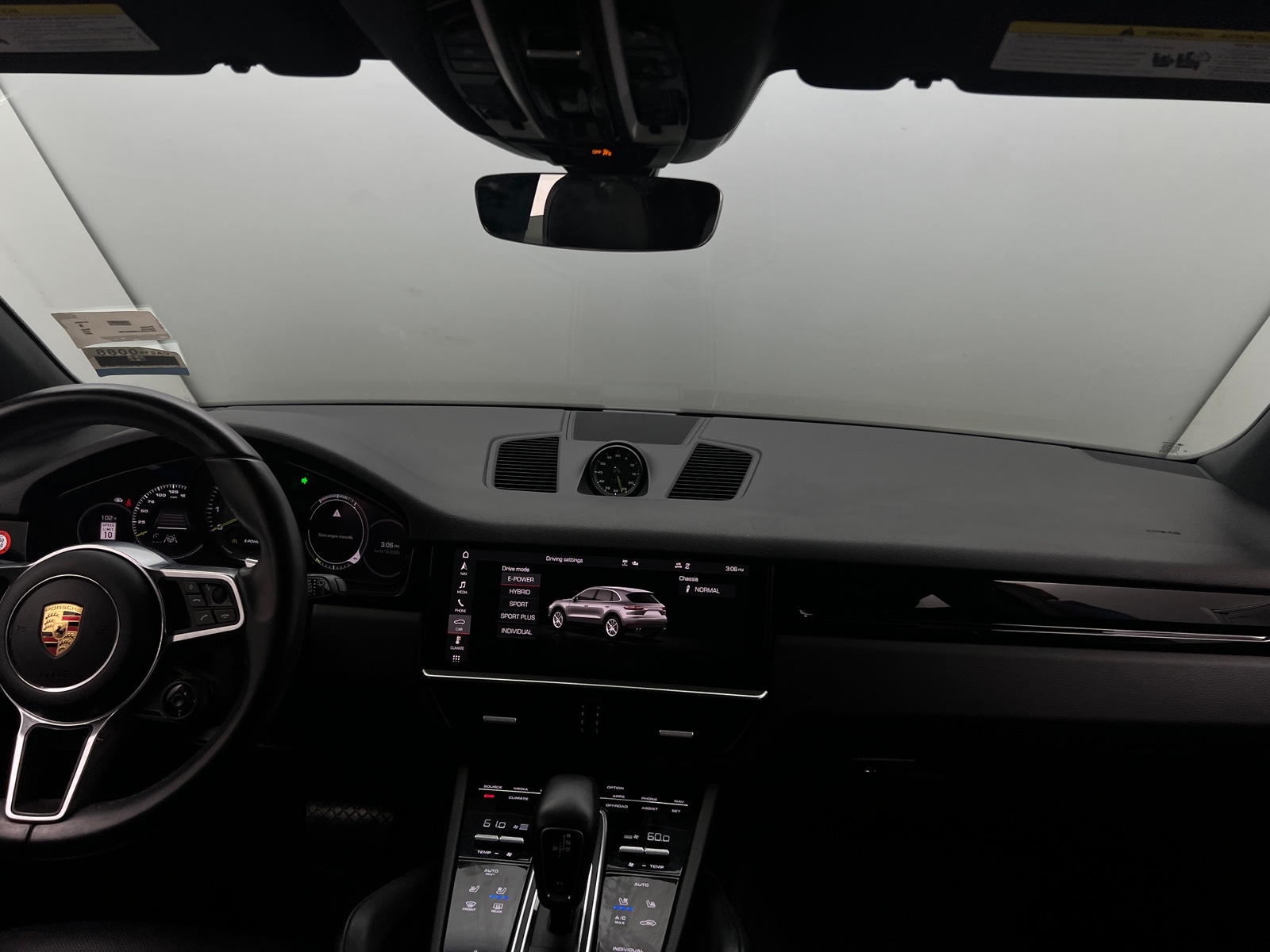 Thumbnail: 2021 Porsche Cayenne - 2
