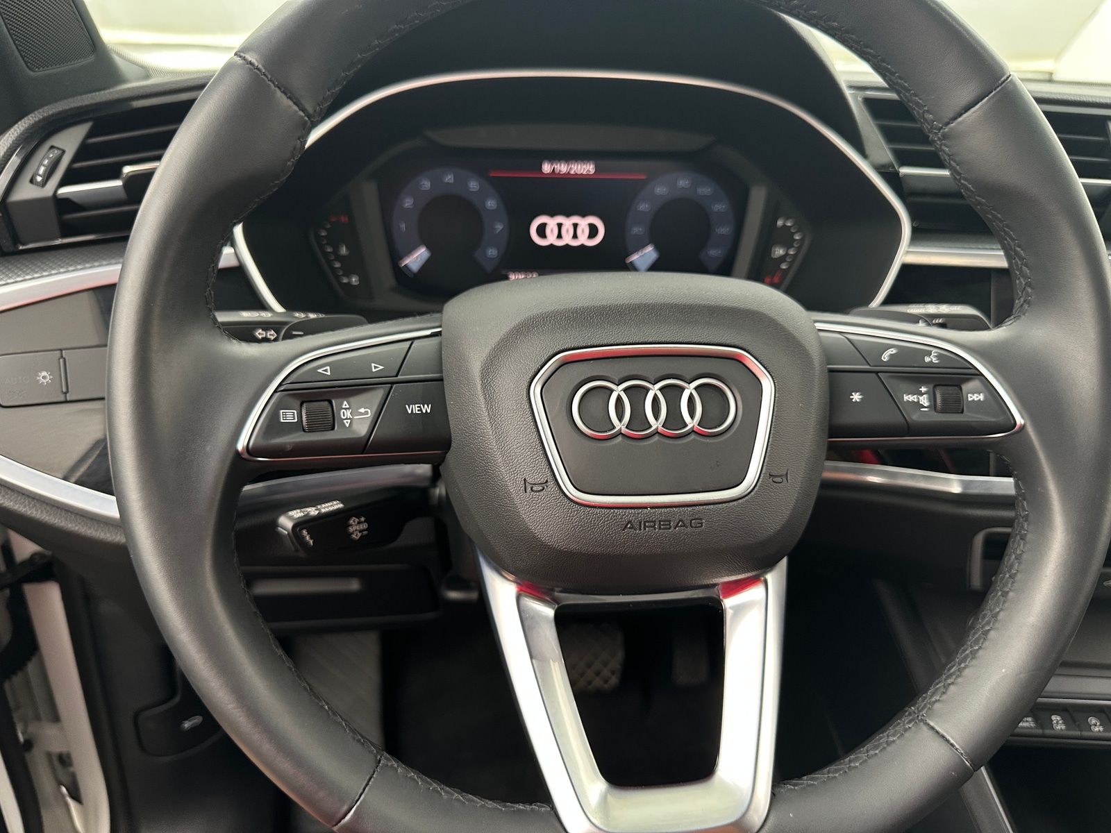 Thumbnail: 2021 Audi Q3 - 4