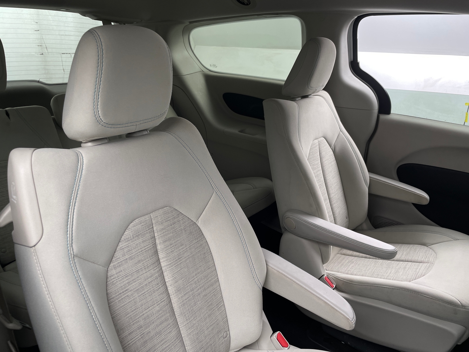 Thumbnail: 2018 Chrysler Pacifica - 6