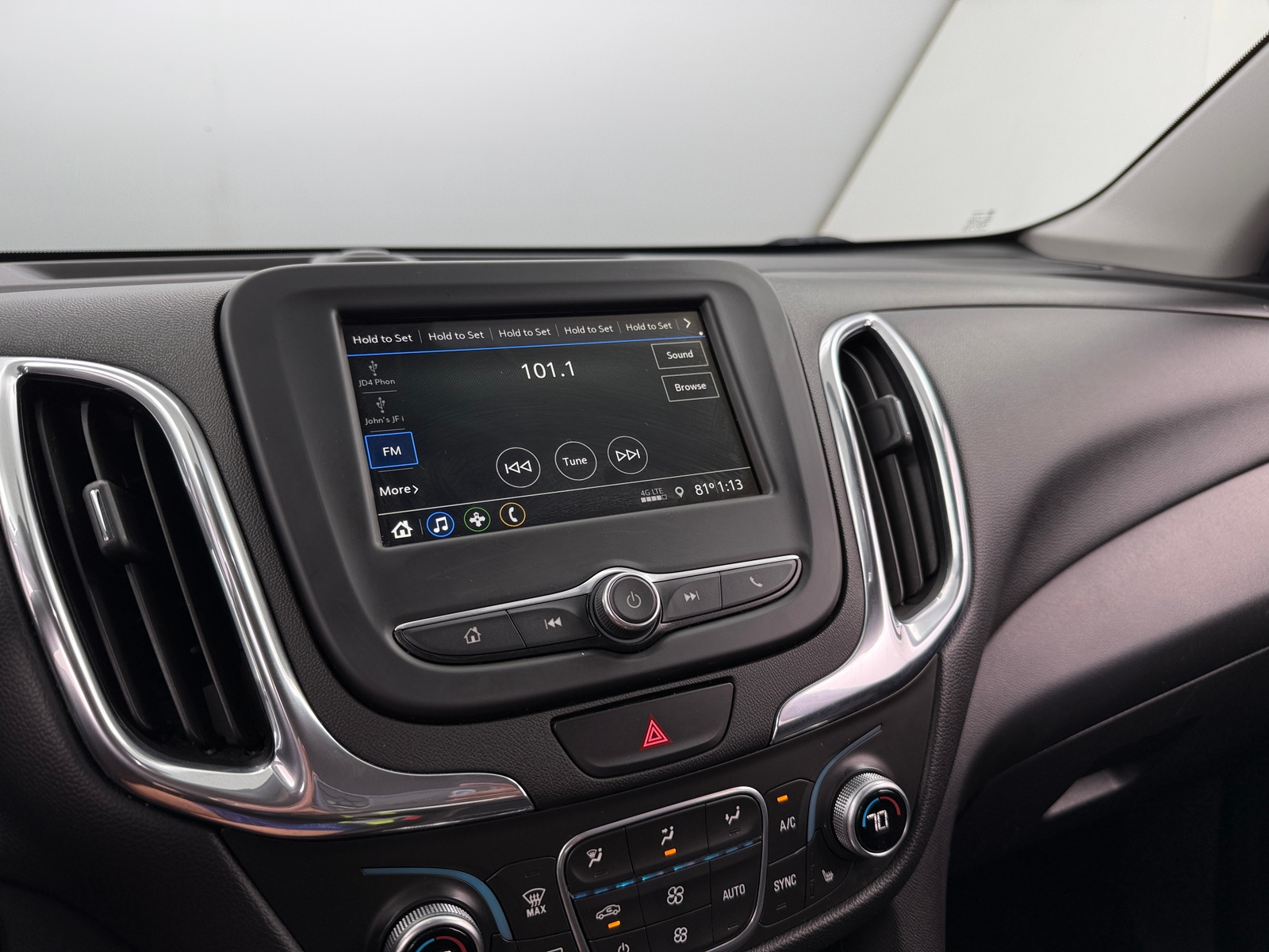 Thumbnail: 2019 Chevrolet Equinox - 4