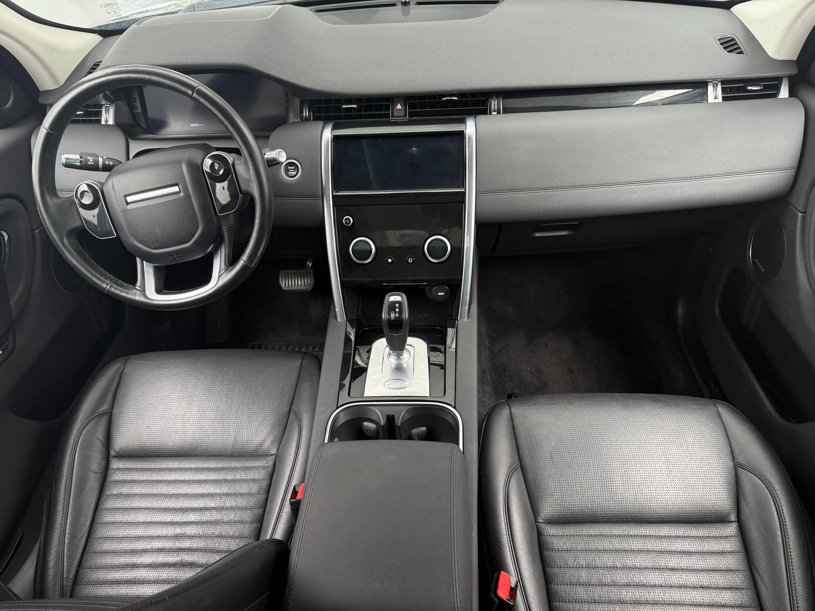 Thumbnail: 2020 Land Rover Discovery Sport - 2