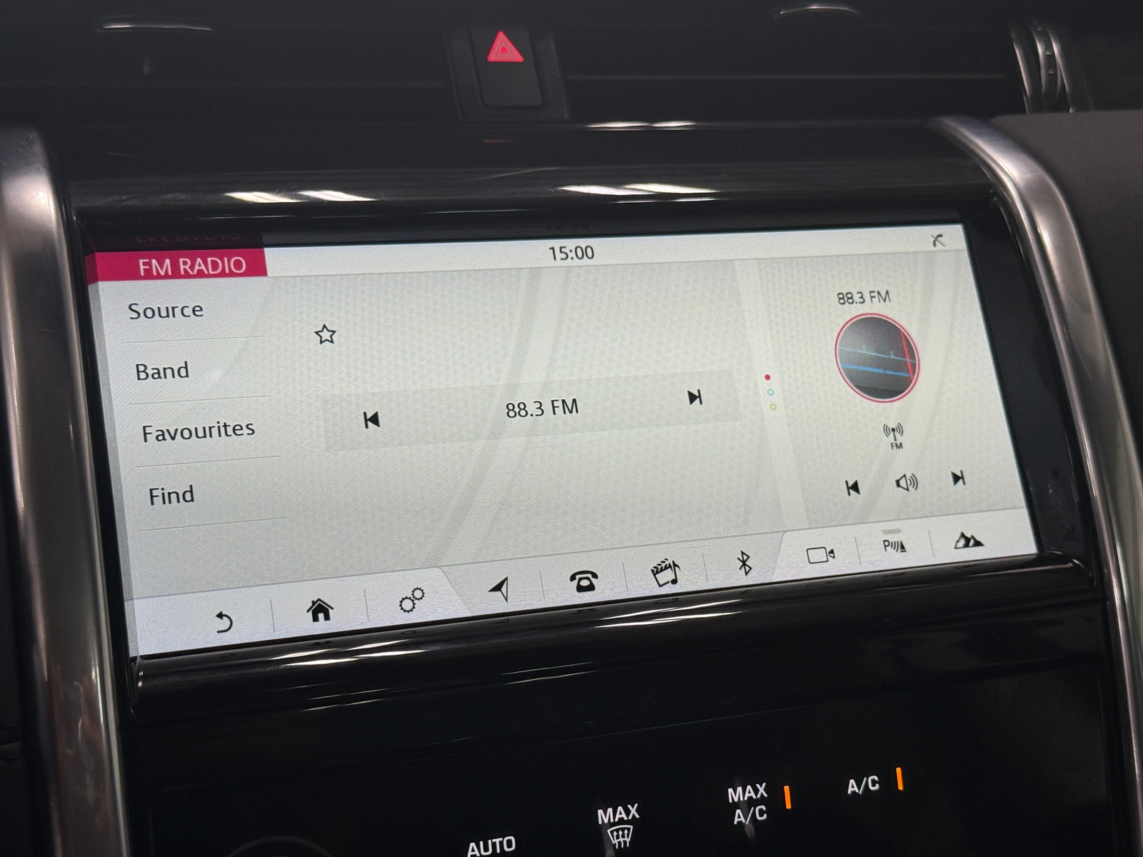Thumbnail: 2020 Land Rover Discovery Sport - 3