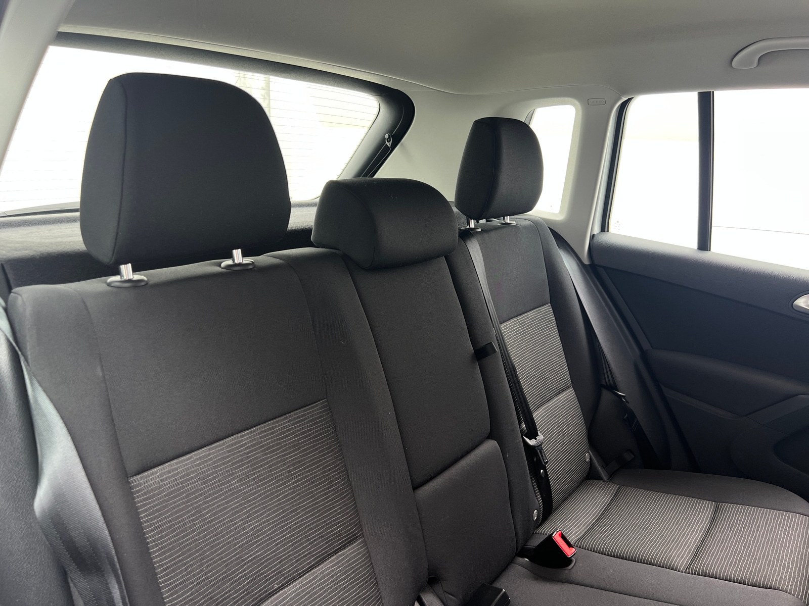 Thumbnail: 2017 Volkswagen Tiguan - 6