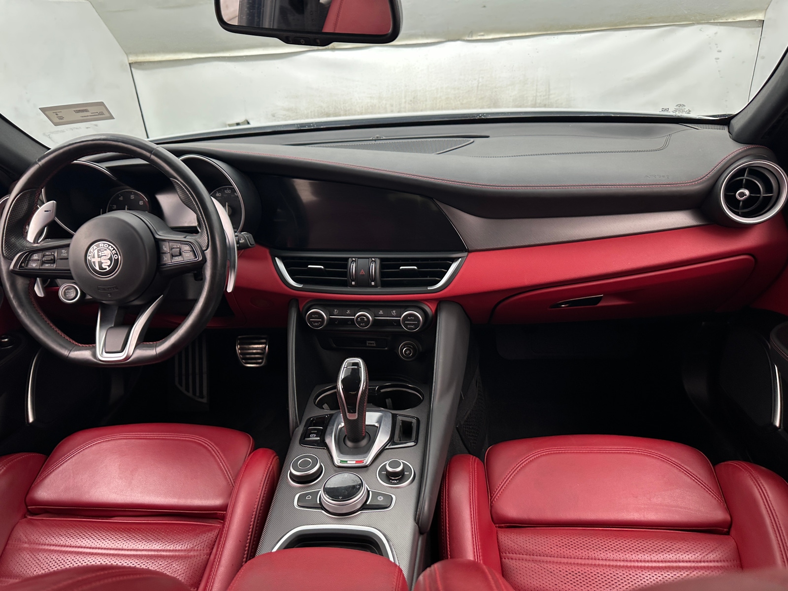 Thumbnail: 2021 Alfa Romeo Giulia - 2