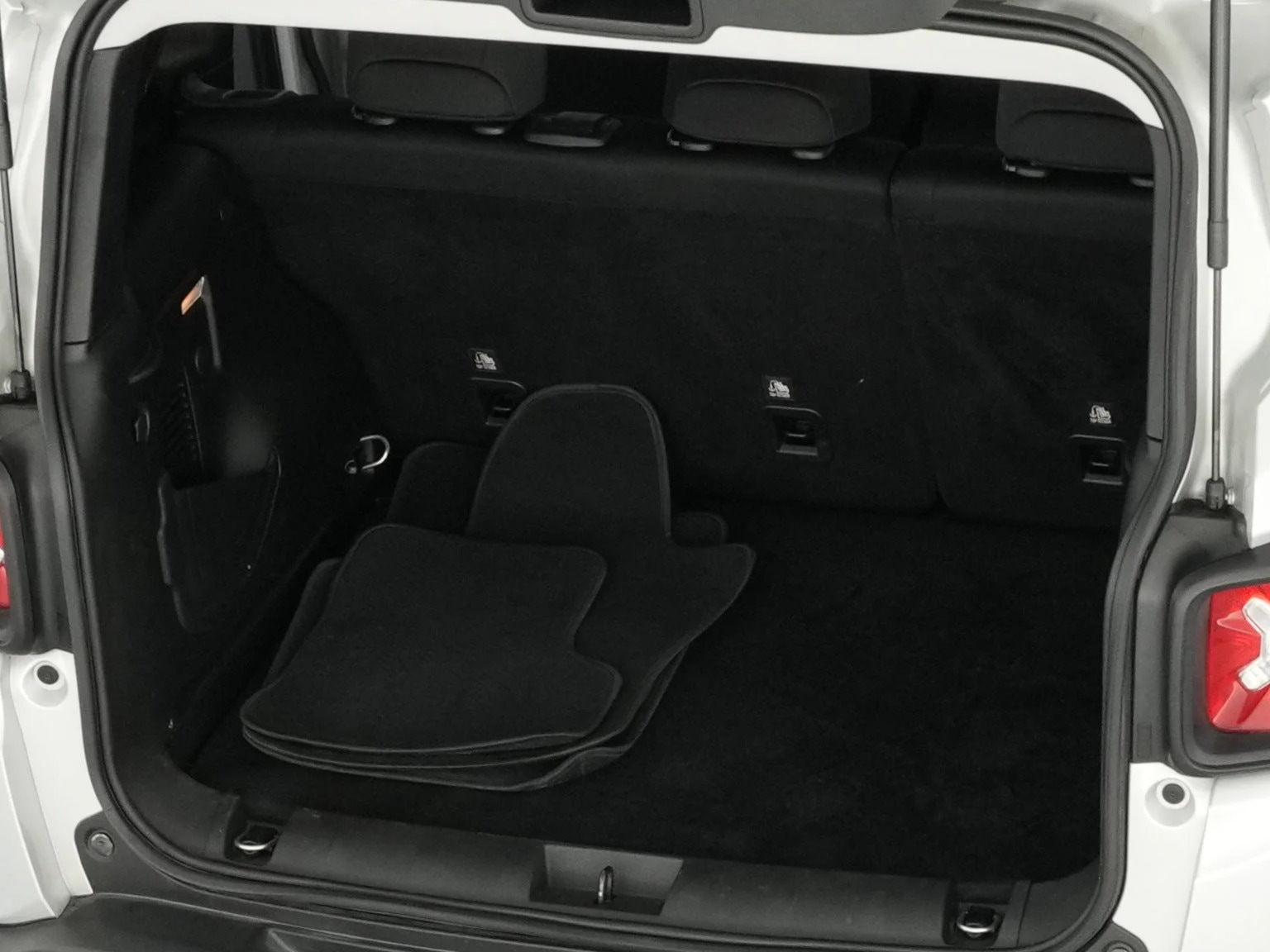 Thumbnail: 2021 Jeep Renegade - 7