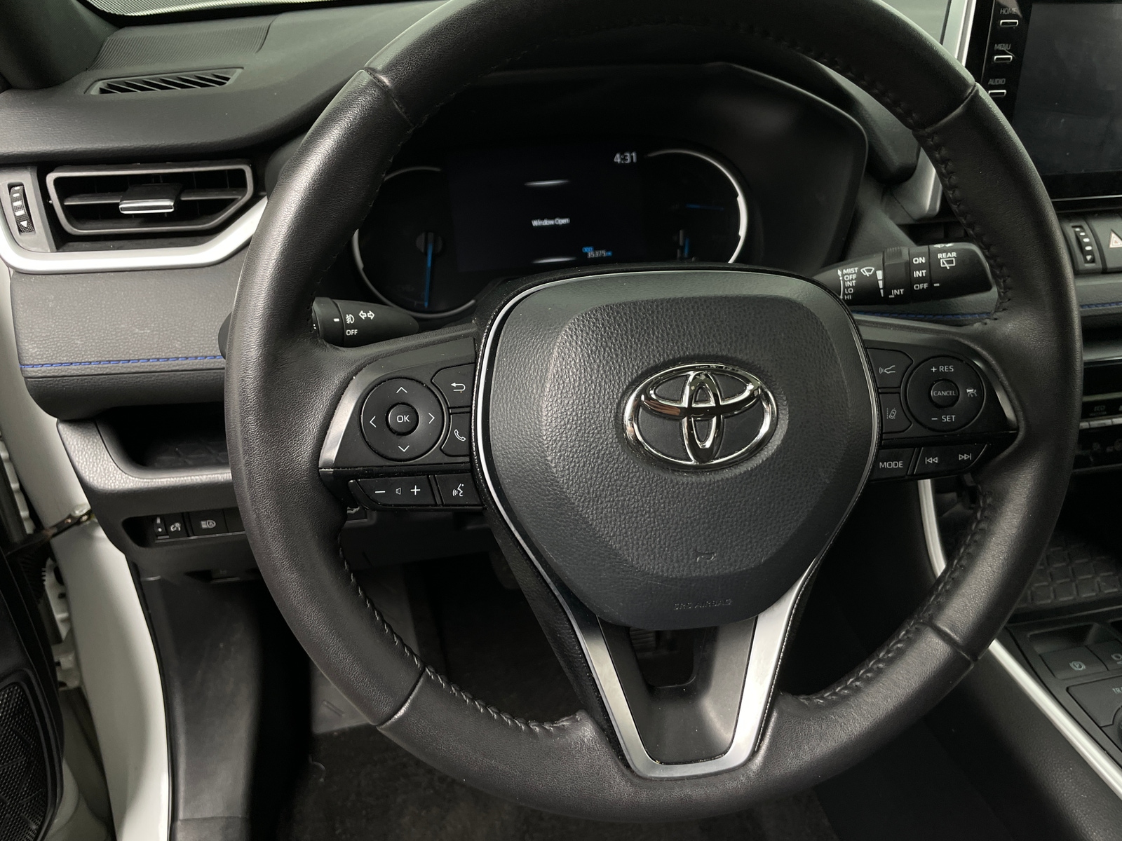 Thumbnail: 2021 Toyota RAV4 - 4