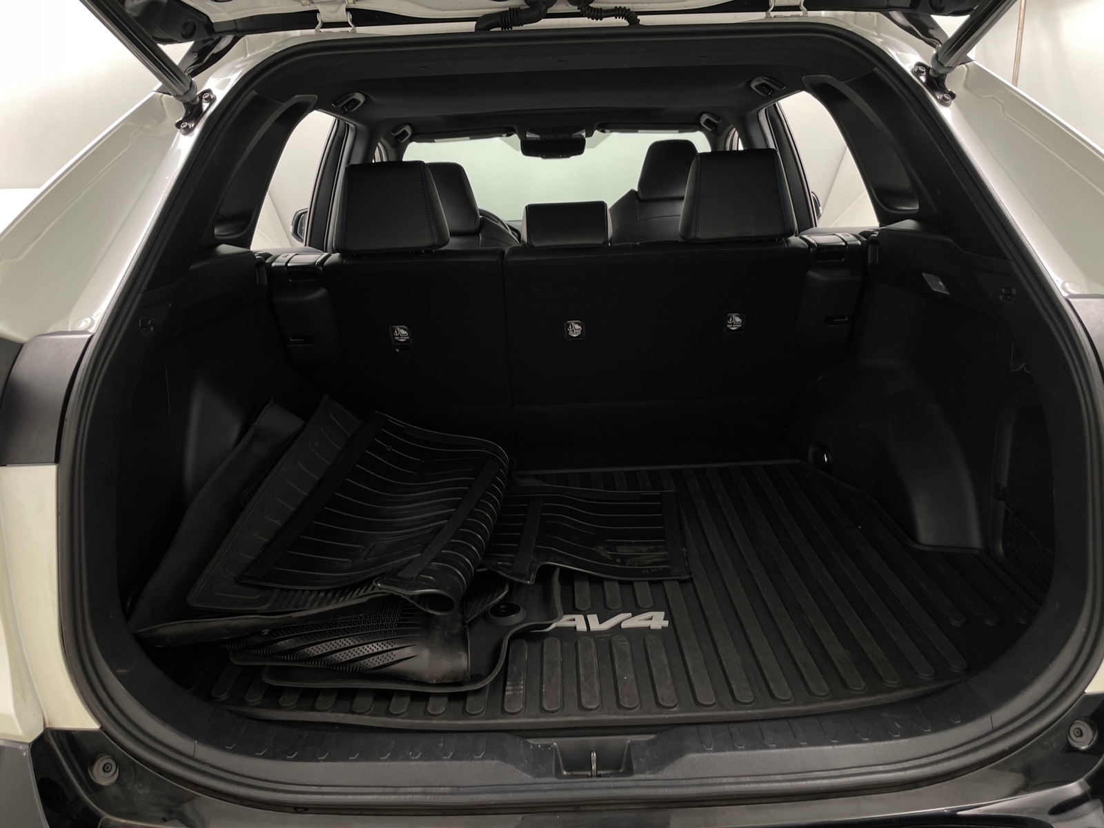 Thumbnail: 2021 Toyota RAV4 - 6