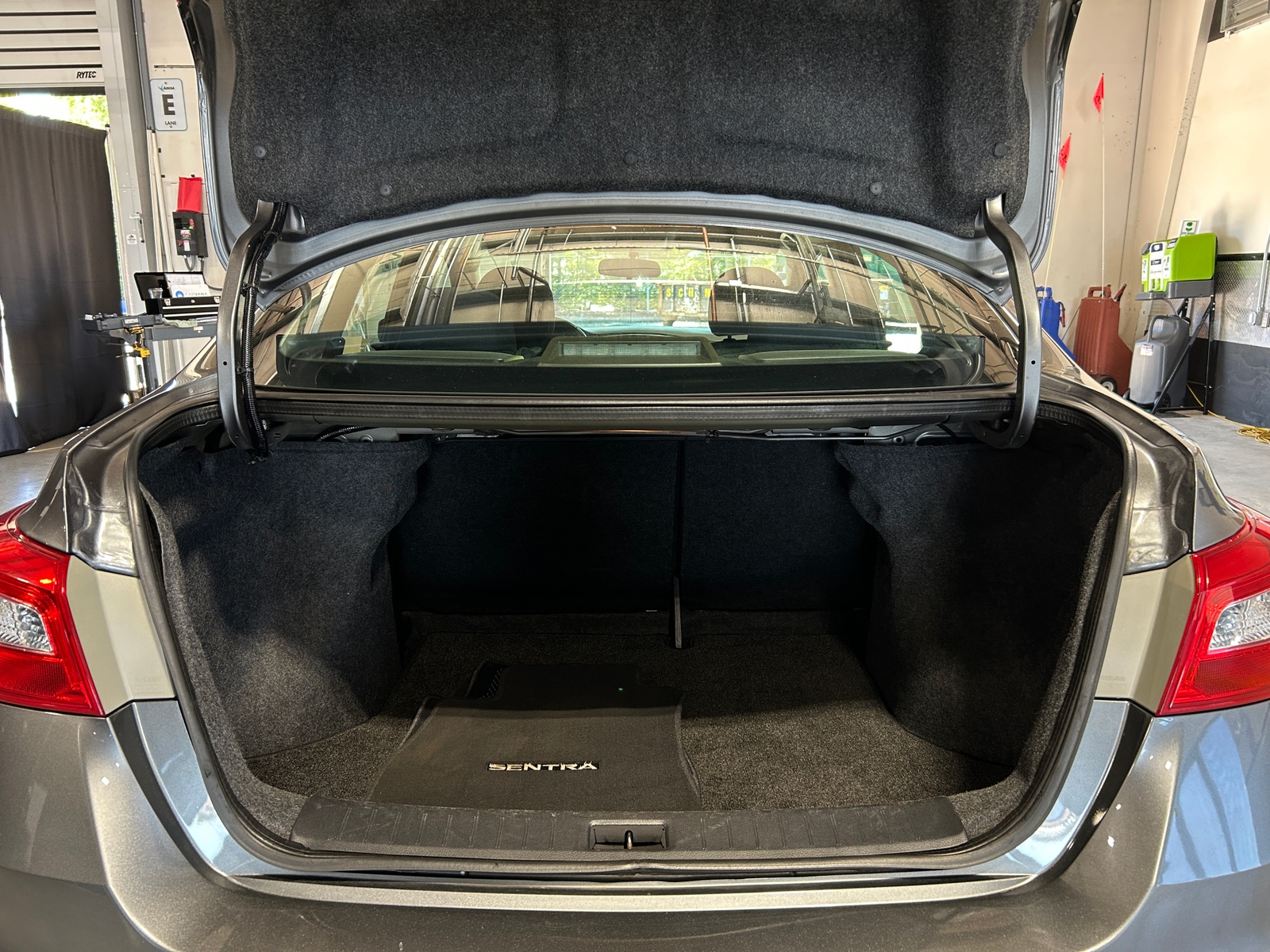 Thumbnail: 2019 Nissan Sentra - 7