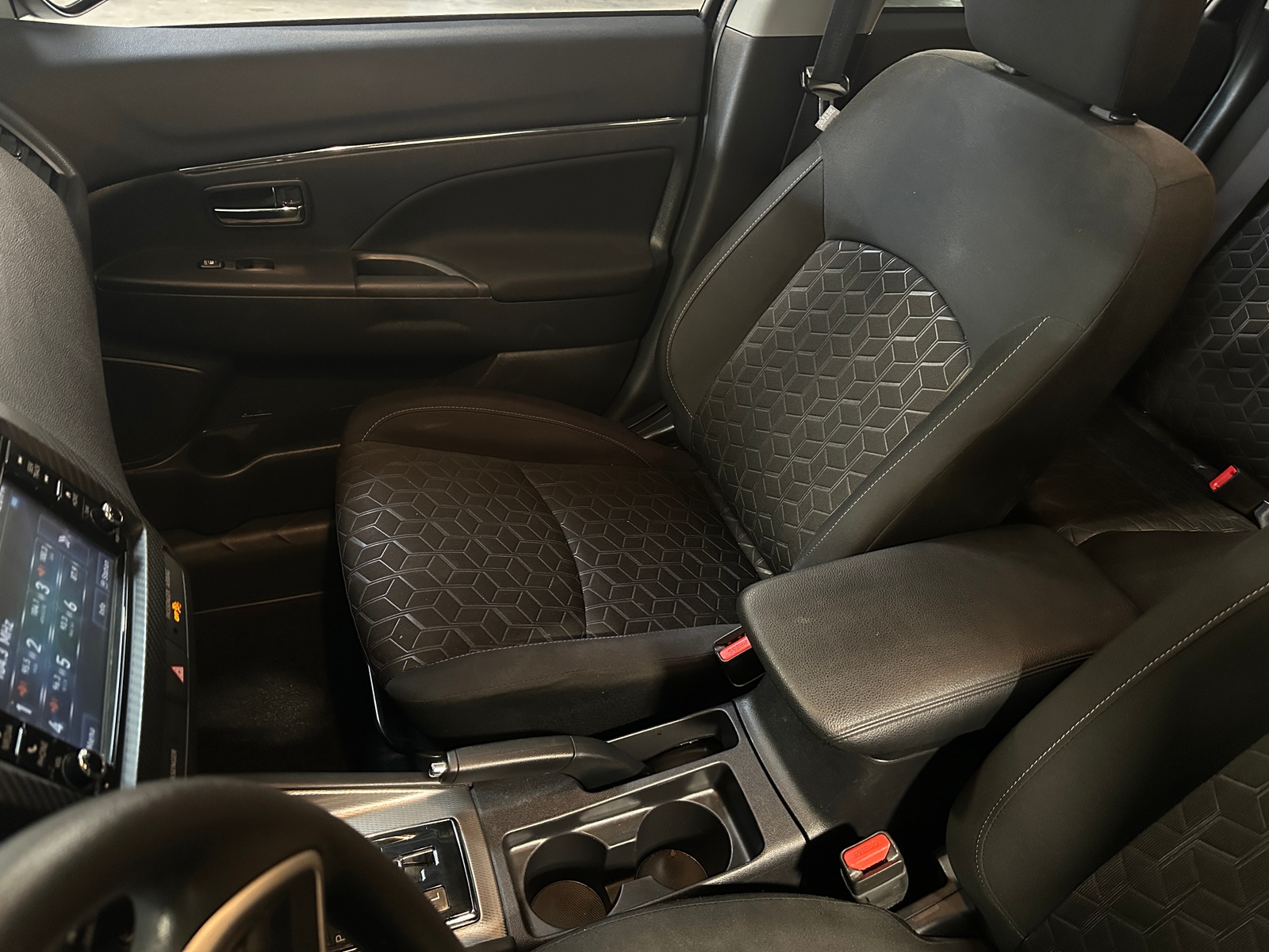 Thumbnail: 2024 Mitsubishi Outlander Sport - 2