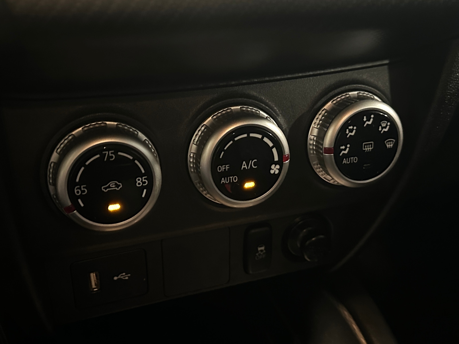 Thumbnail: 2024 Mitsubishi Outlander Sport - 4