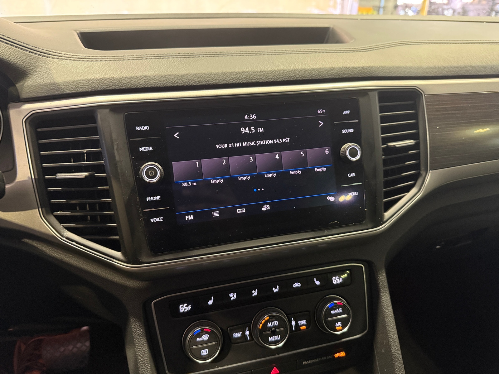 Thumbnail: 2018 Volkswagen Atlas - 3