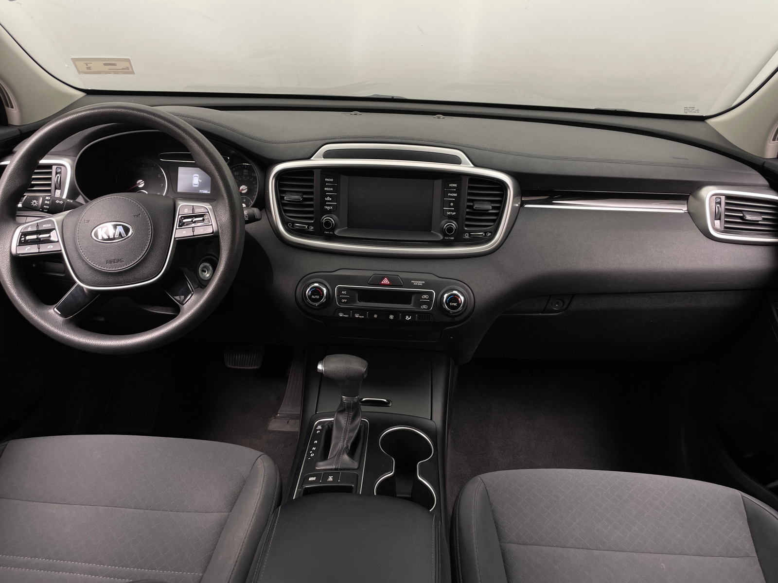 Thumbnail: 2019 Kia Sorento - 3