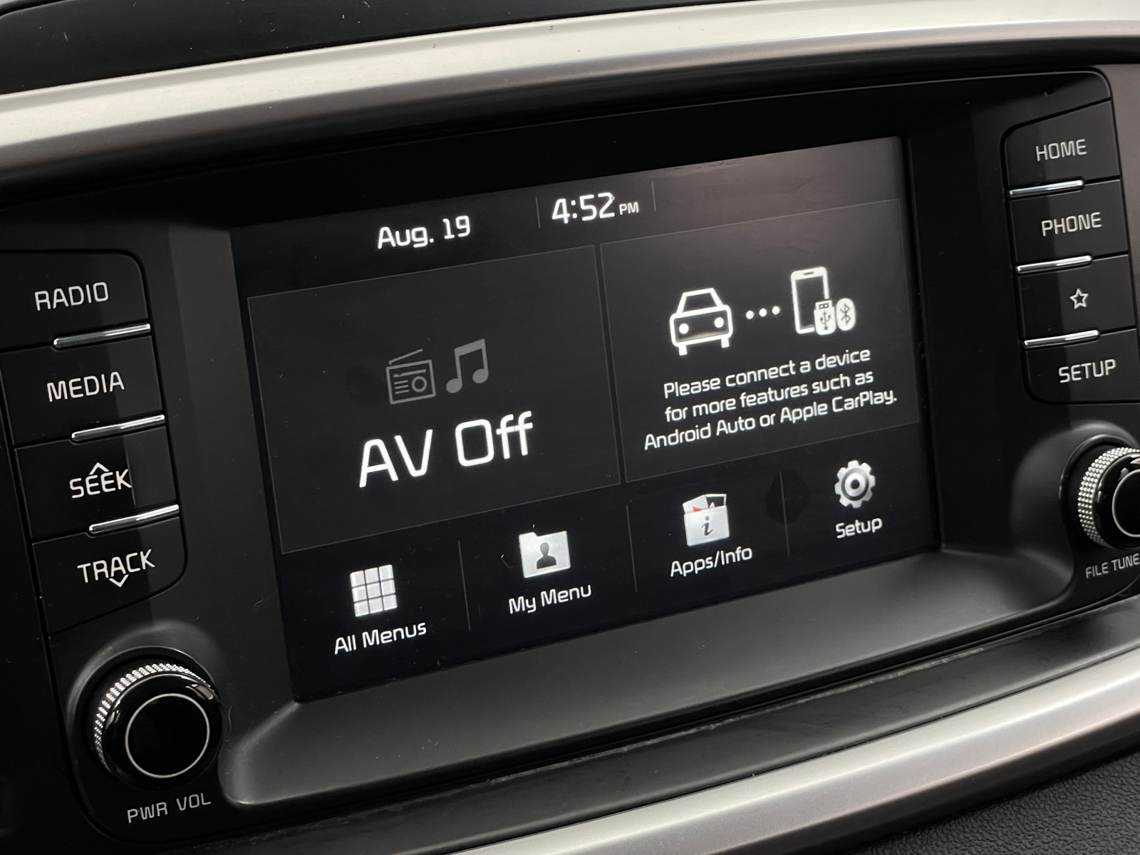 Thumbnail: 2019 Kia Sorento - 4