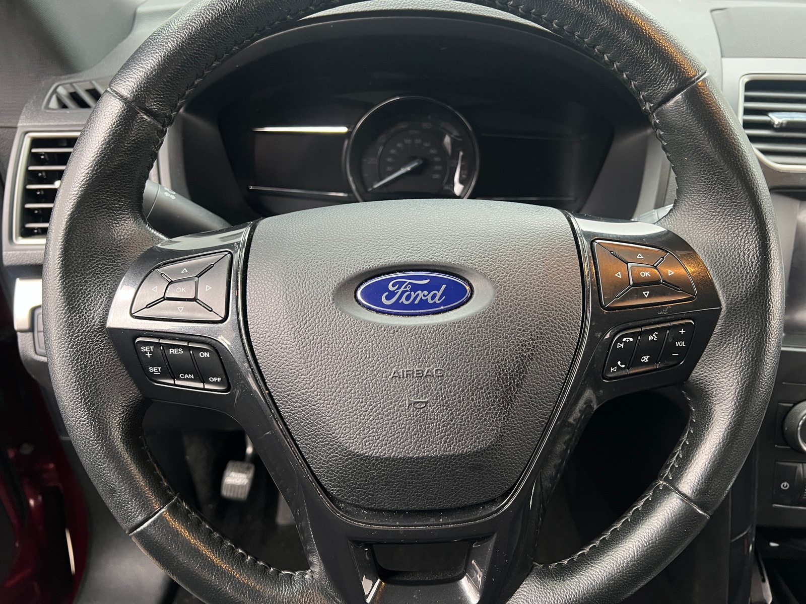 Thumbnail: 2019 Ford Explorer - 5