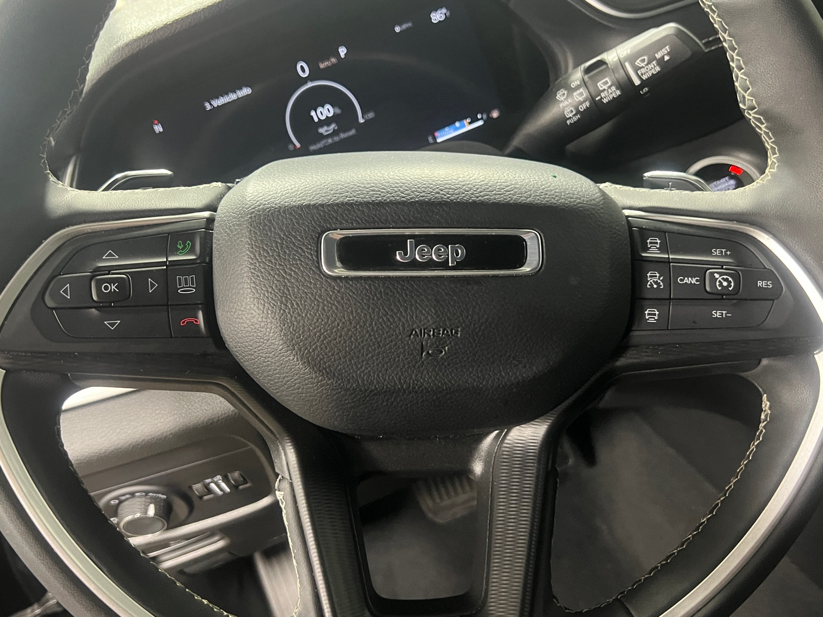 Thumbnail: 2024 Jeep Grand Cherokee L - 4