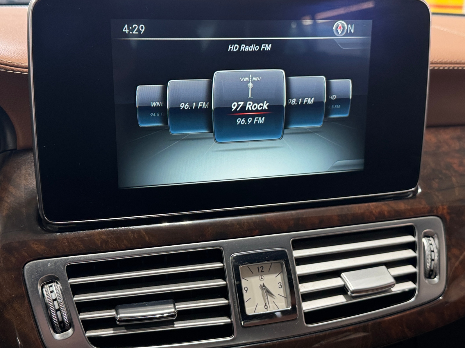 Thumbnail: 2015 Mercedes-Benz CLS - 2