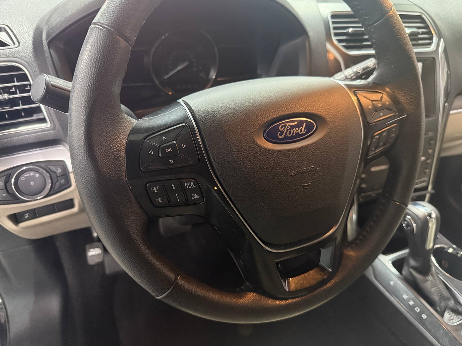 Thumbnail: 2019 Ford Explorer - 4