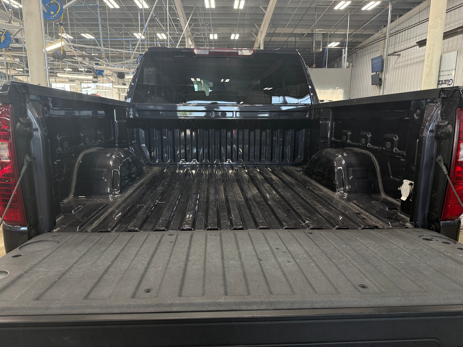Thumbnail: 2022 Chevrolet Silverado 1500 - 7