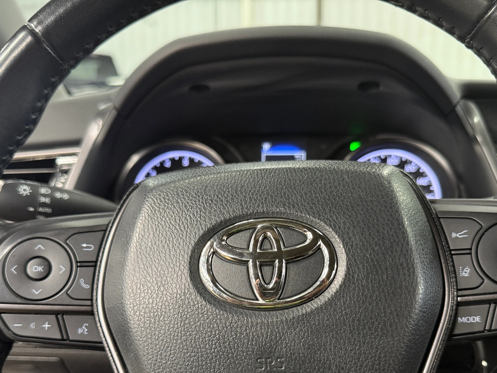 Thumbnail: 2023 Toyota Camry - 4