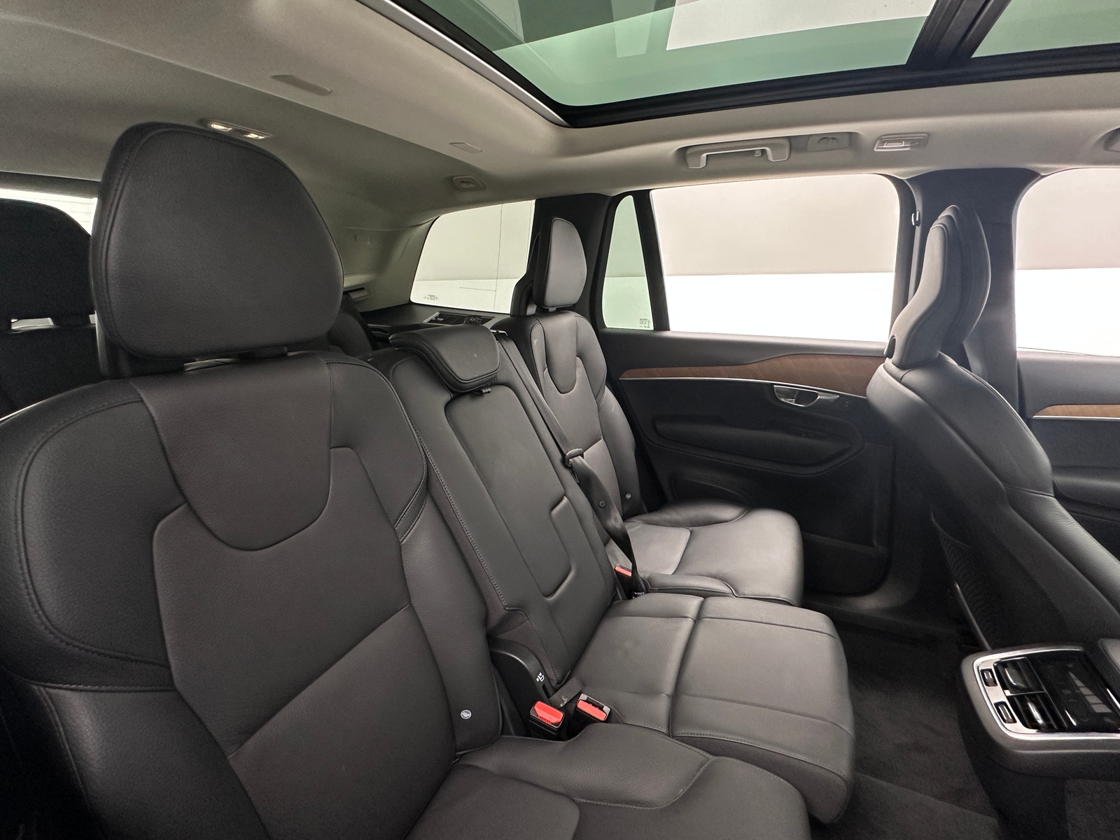 Thumbnail: 2025 Volvo XC90 - 5