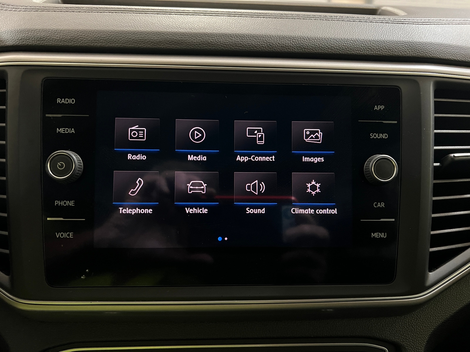 Thumbnail: 2019 Volkswagen Atlas - 3