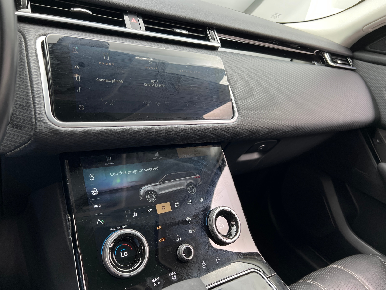 Thumbnail: 2023 Land Rover Range Rover Velar - 3