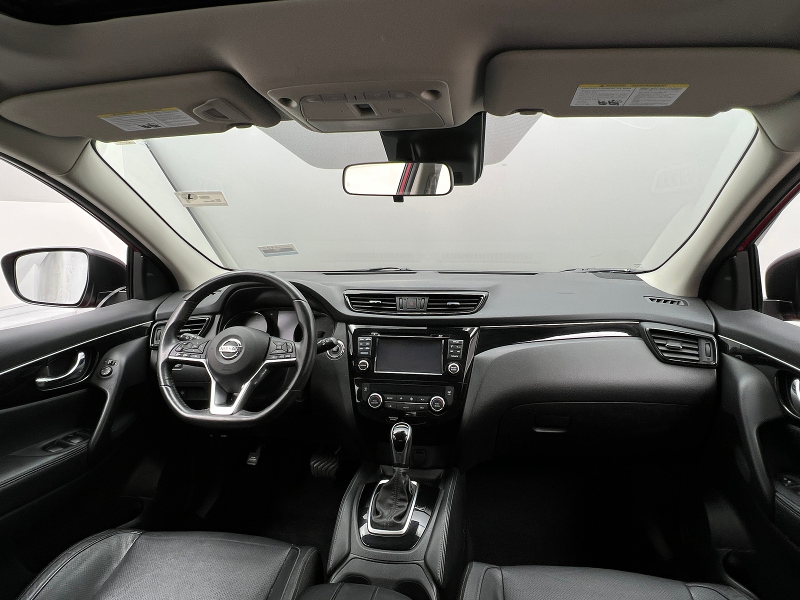 Thumbnail: 2017 Nissan Rogue Sport - 2