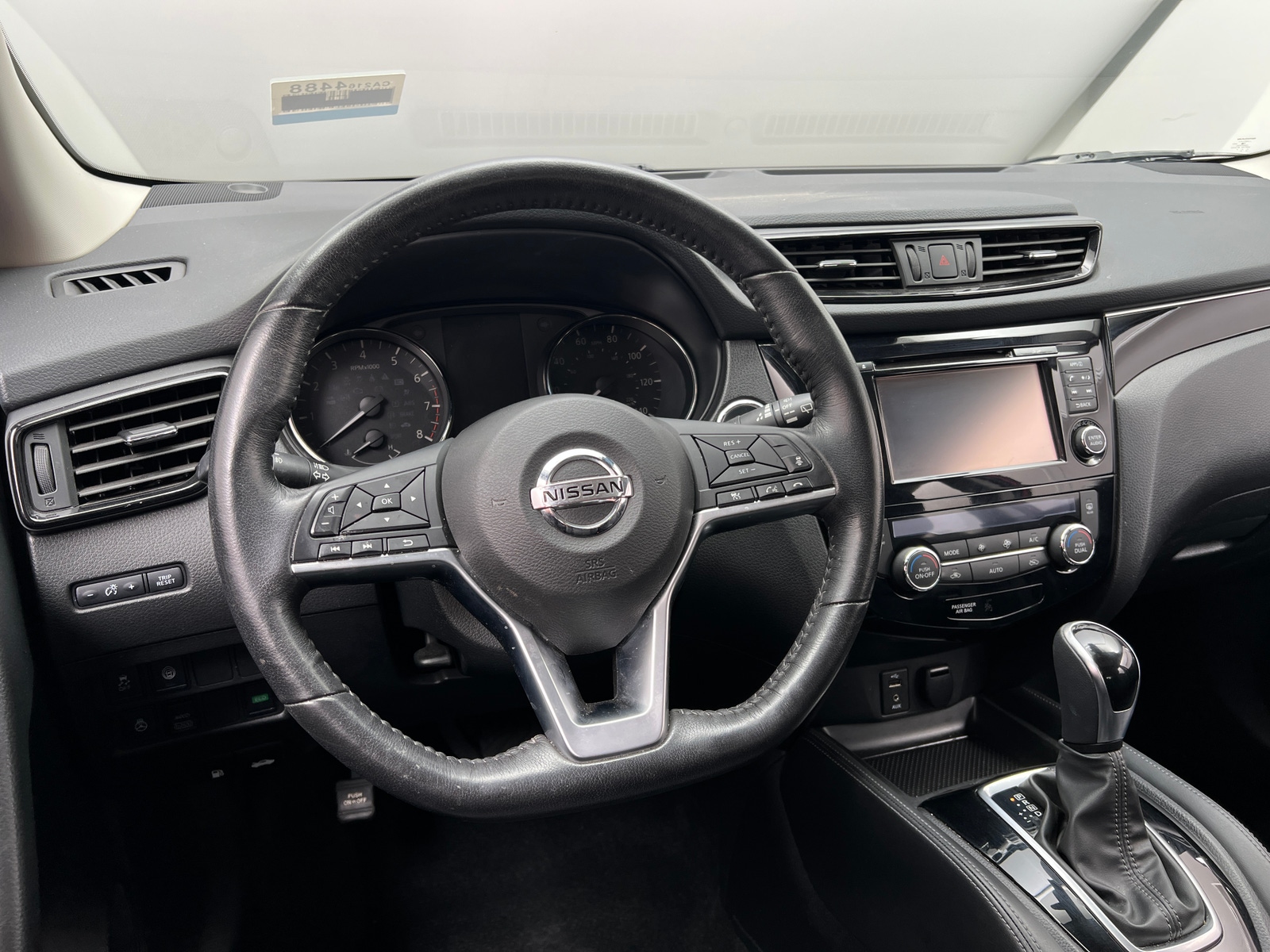 Thumbnail: 2017 Nissan Rogue Sport - 4
