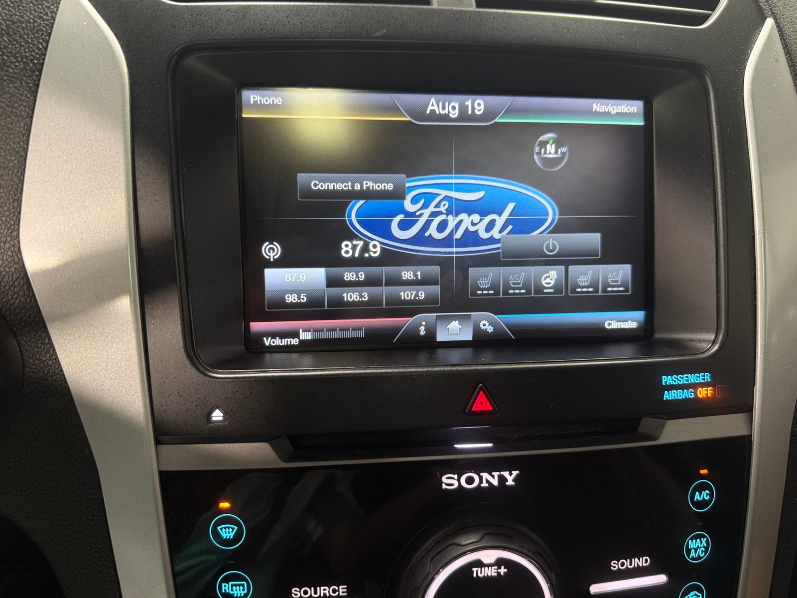 Thumbnail: 2014 Ford Explorer - 3