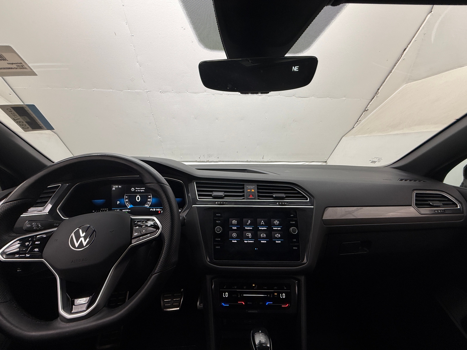 Thumbnail: 2022 Volkswagen Tiguan - 2