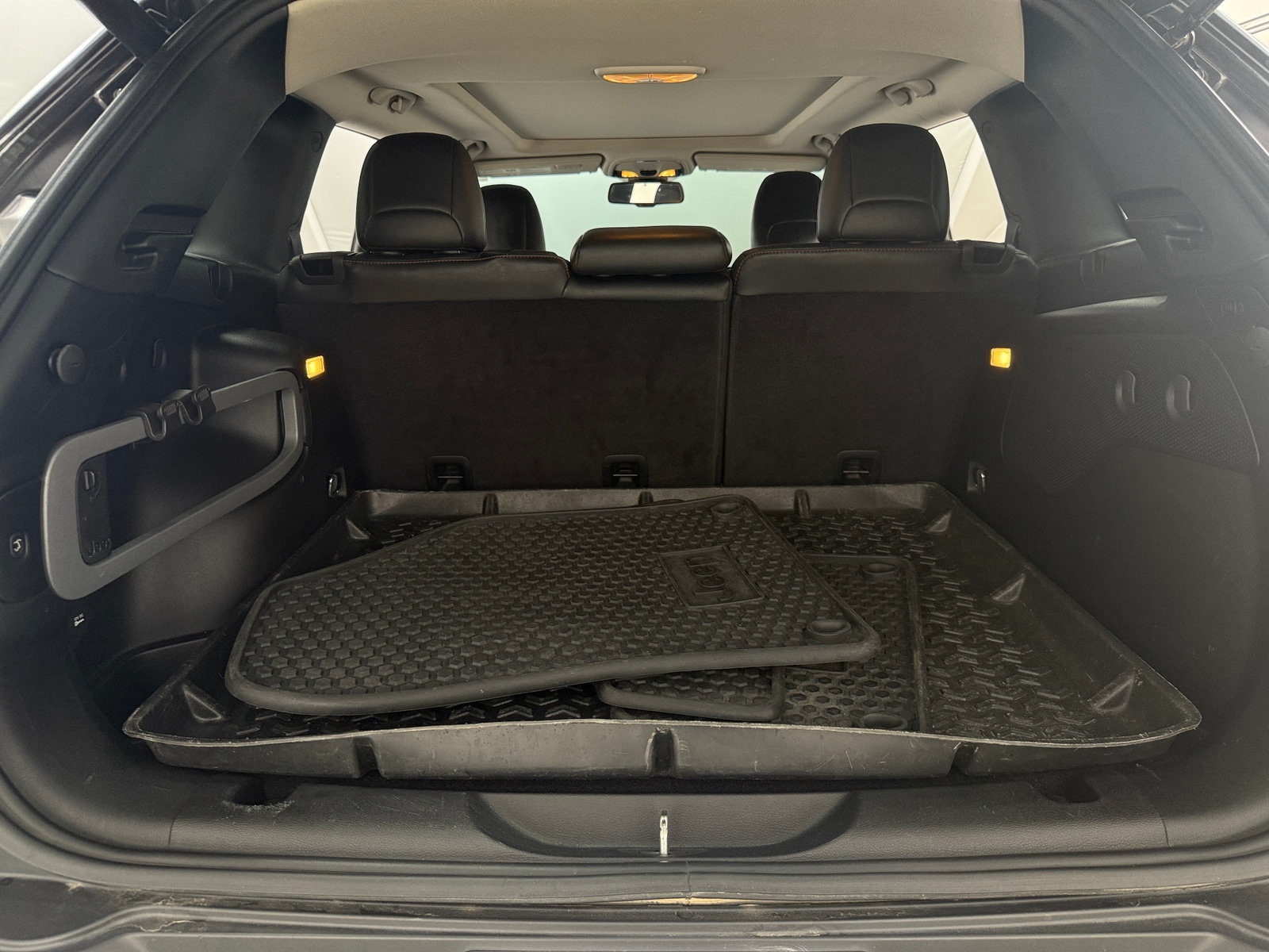 Thumbnail: 2015 Jeep Cherokee - 7