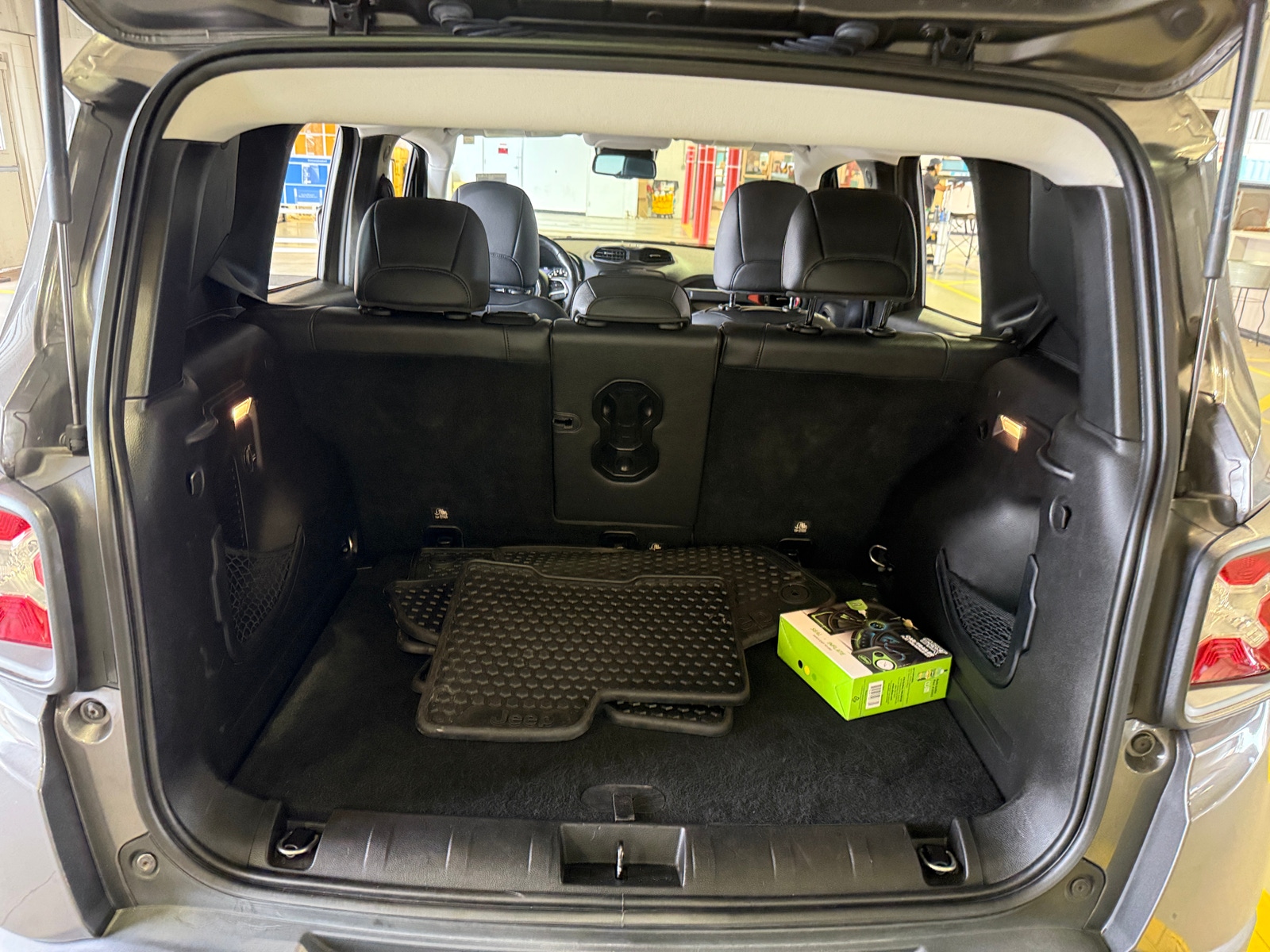 Thumbnail: 2017 Jeep Renegade - 6