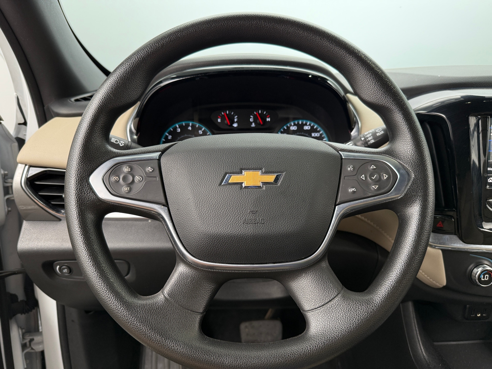 Thumbnail: 2023 Chevrolet Traverse - 5