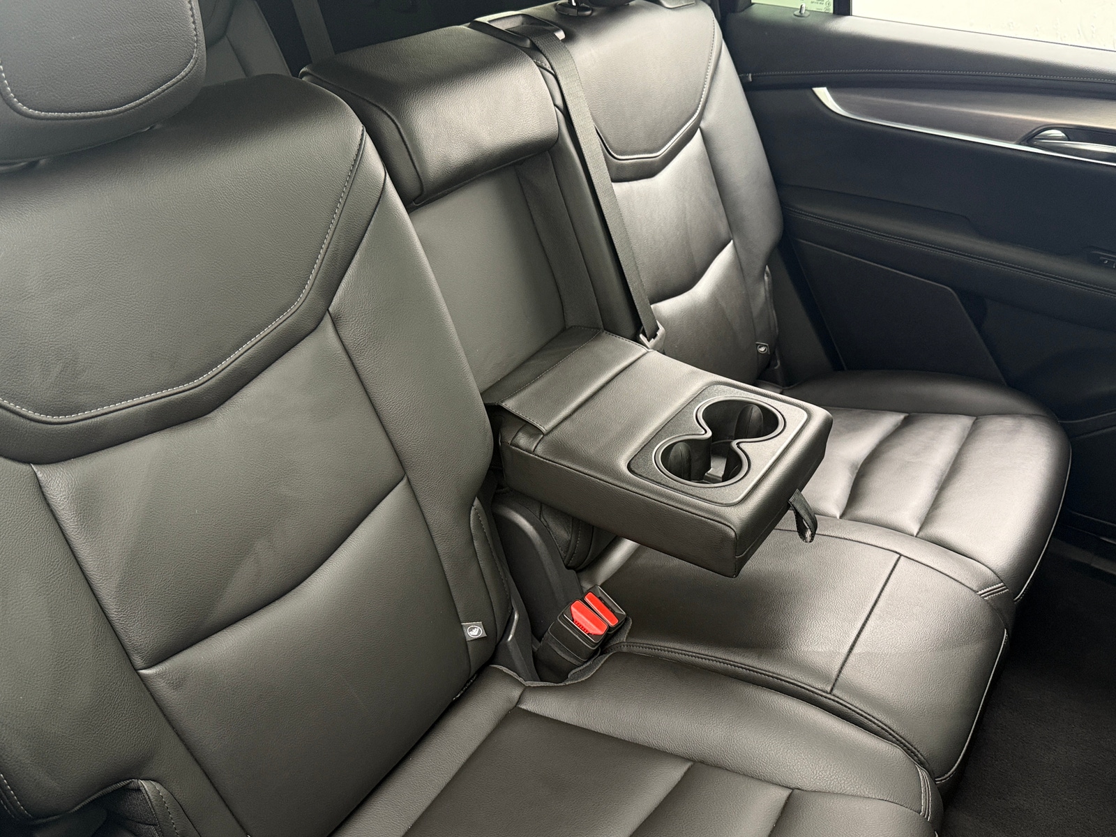 Thumbnail: 2022 Cadillac XT6 - 5