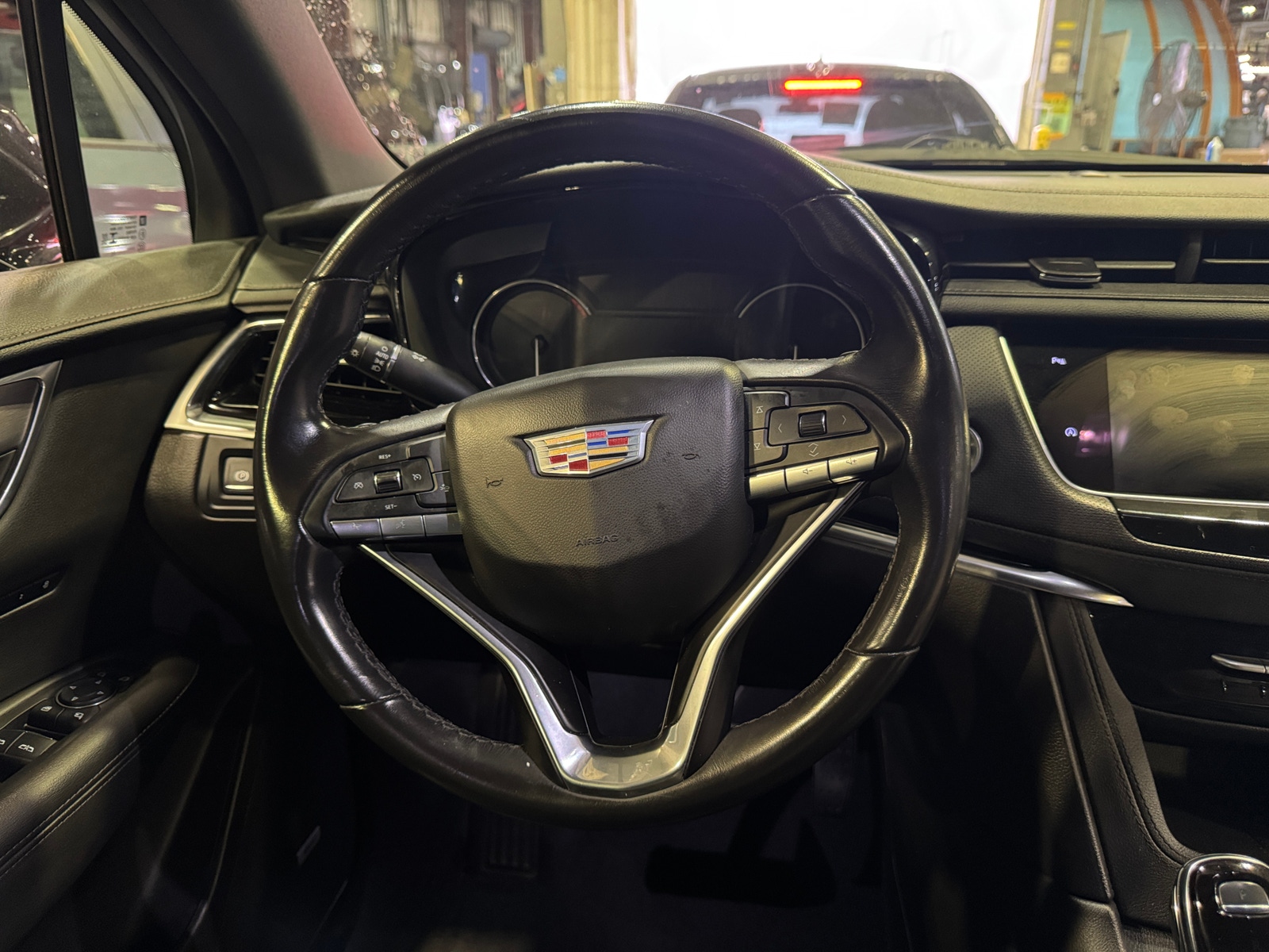 Thumbnail: 2022 Cadillac XT6 - 4