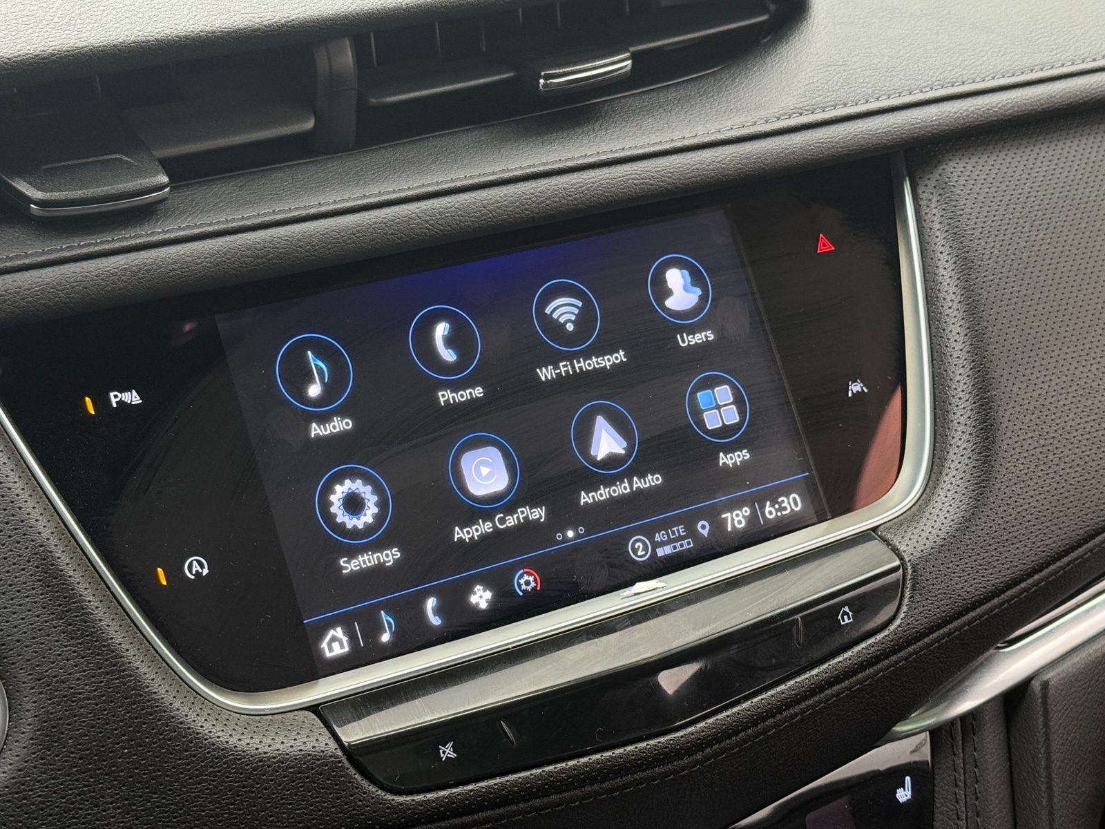Thumbnail: 2022 Cadillac XT6 - 3