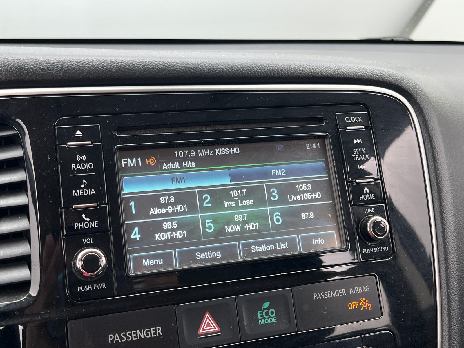 Thumbnail: 2016 Mitsubishi Outlander - 4