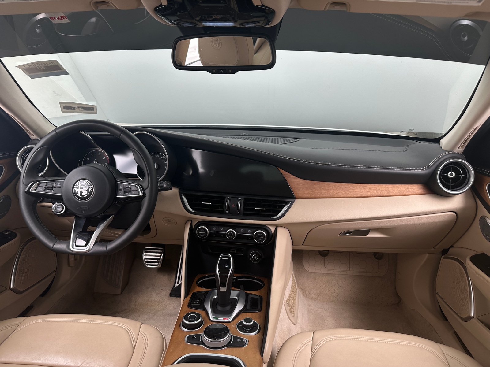 Thumbnail: 2021 Alfa Romeo Giulia - 2